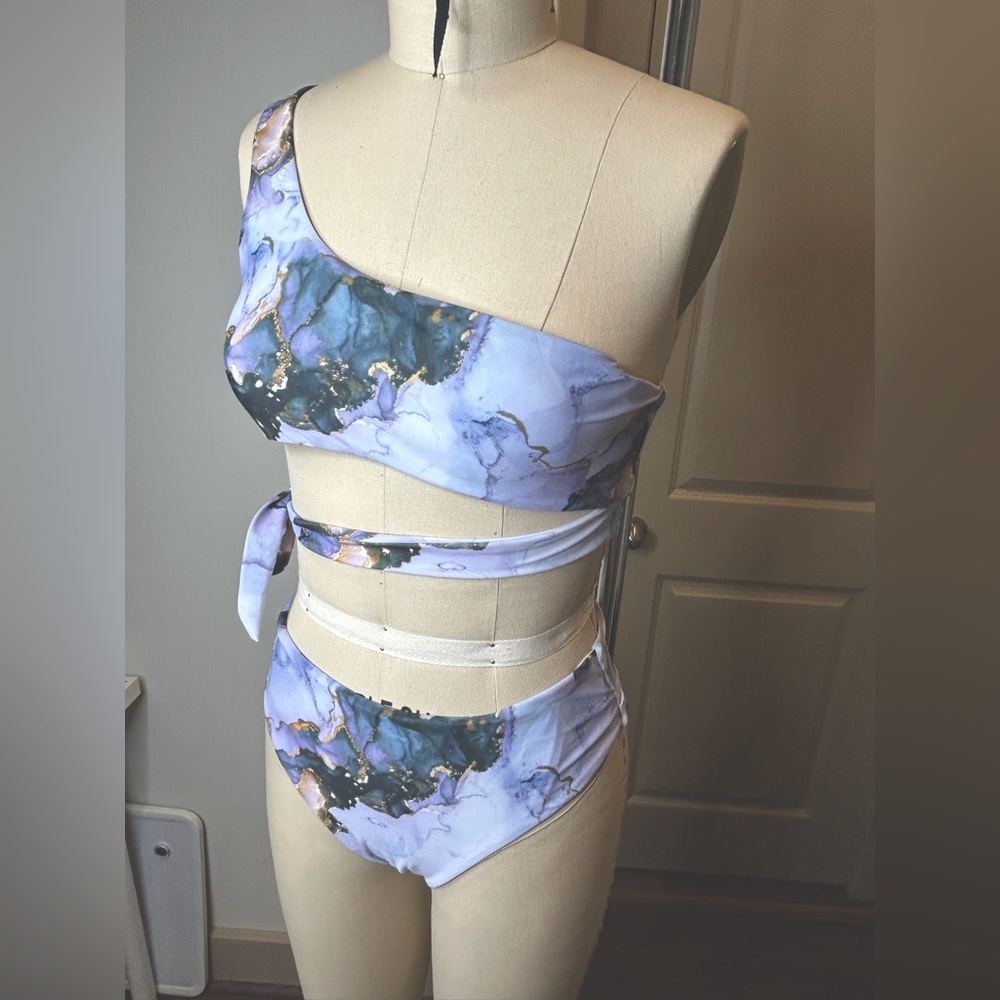 Marble One Shoulder 3 Piece Bikini Set. Includes Cover-Up